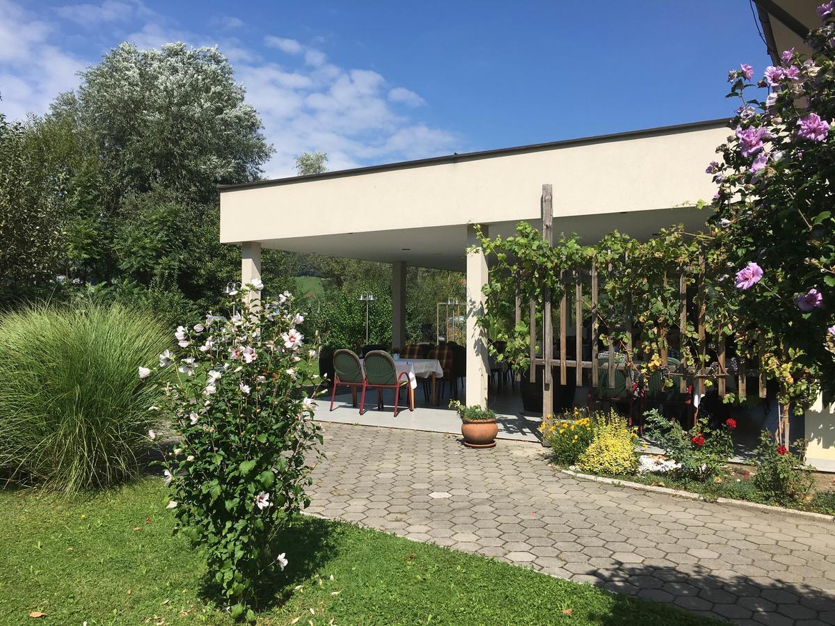 Hotel Delalut Ravne na Koroskem Екстер'єр фото